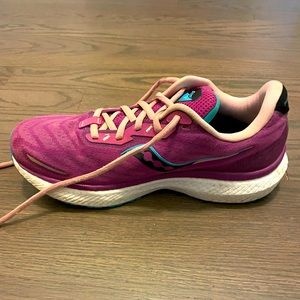 Great pair of athletic shoes!